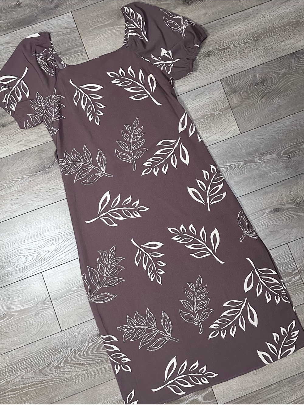Absolutely Famous Square Neck Puff Sleeve Neutral Leaf Print Midi Dress - Picture 3 of 16